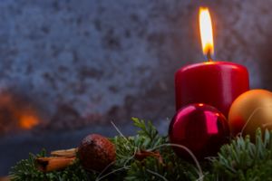 Advent wreath one candle lit