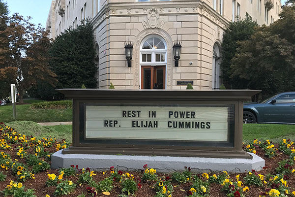 Cummings sign 